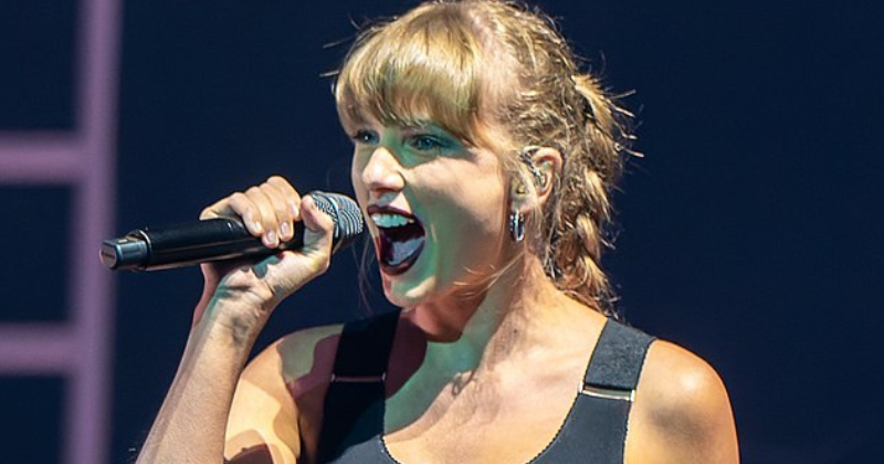 Taylor Swift Reveals Injury at Houston Eras Tour Show Taylor Swift