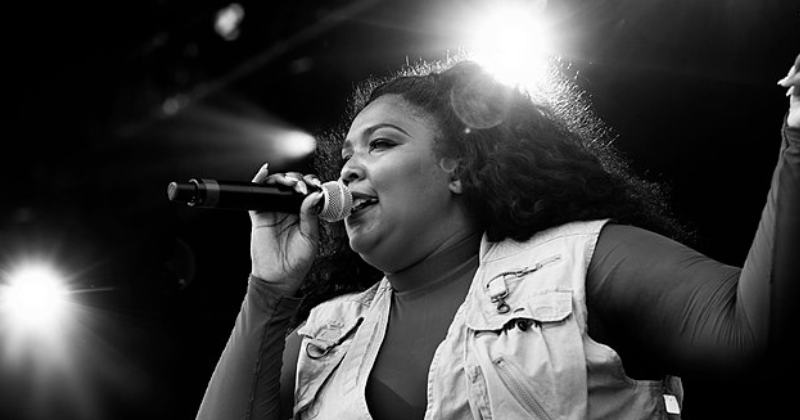 Lizzo Brings High-Energy Dance Moves to TikTok and Celebrates Drag Performers in Tennessee Lizzo Performs Tennessee