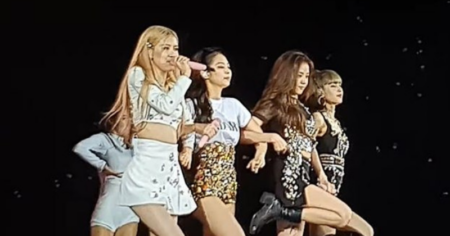 BLACKPINK fans in singapore