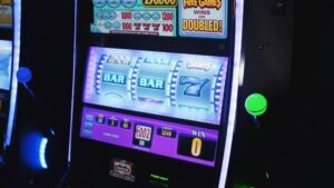 Can Slot Games Take Inspiration From Video Games? Slot game with lever and traditional reel
